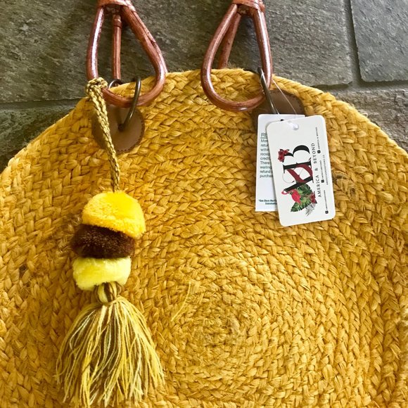 America & Beyond handcrafted circle jute handbag - Picture 8 of 8